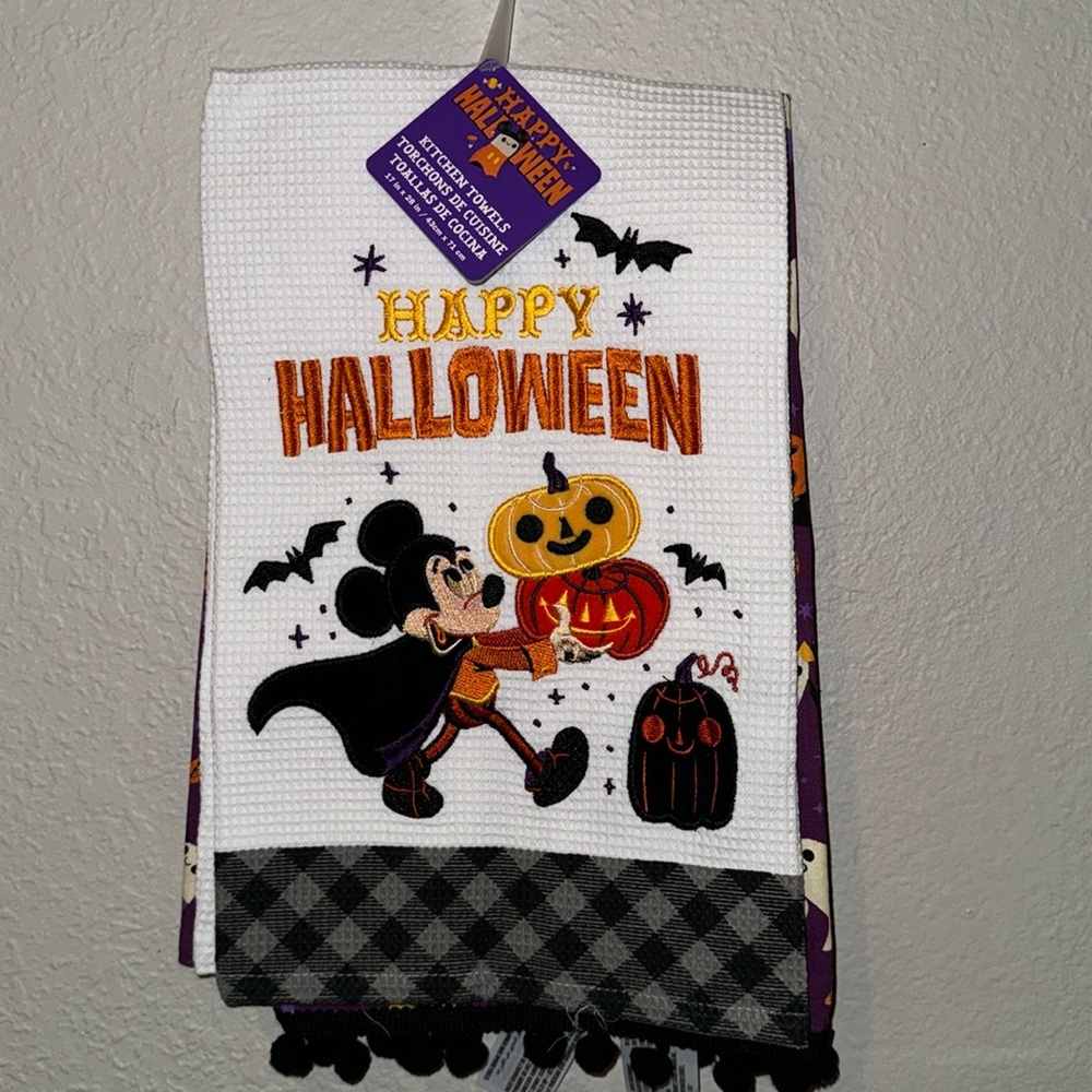 DISNEY MICKEY MOUSE HALLOWEEN KITCHEN TOWELS